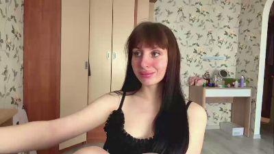 Watch AnnelieseLaino Live On Cam