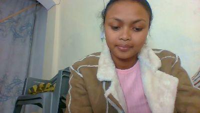 Watch Arialove Live On Cam