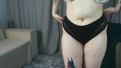 Watch EviaPigeon Live On Cam