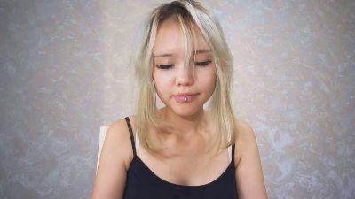 Watch HuongZeimetz Live On Cam