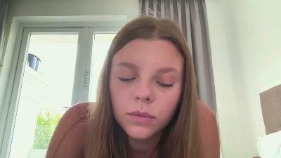 Watch LeomaLautieri Live On Cam