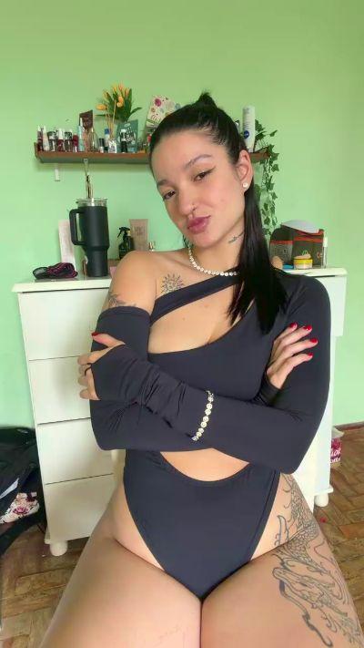 Watch pvdgiulia Live On Cam