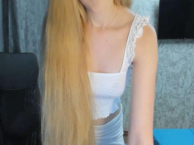Watch Ilona_Here Live On Cam