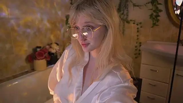 Watch ELLIEJAY Live On Cam