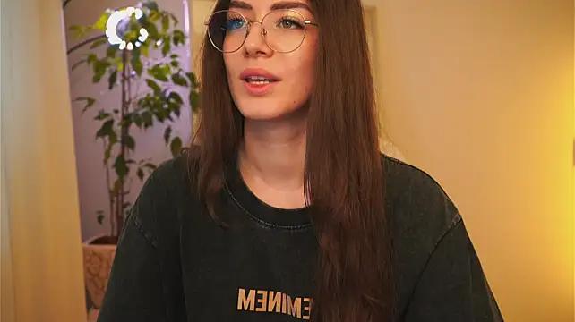 Watch Ester_Hill Live On Cam