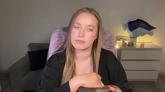 Watch EvaMaddison Live On Cam