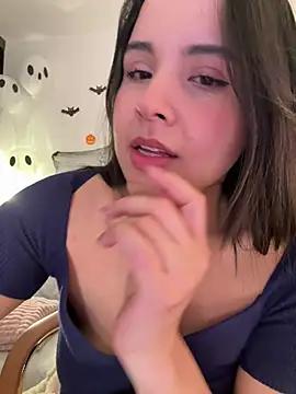 Watch IvyValentine Live On Cam