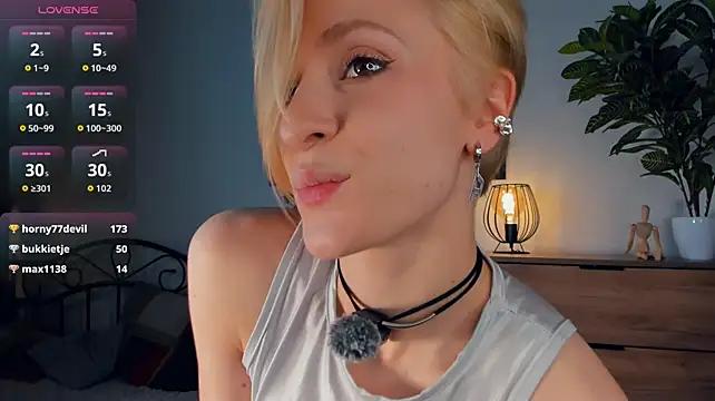 Watch JanettePerro Live On Cam