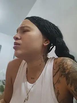 Watch LorenRosse Live On Cam