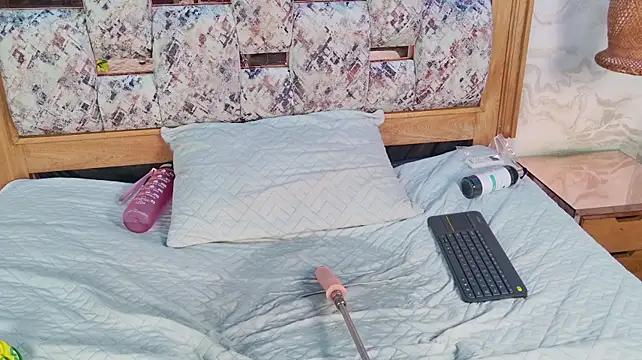Watch emily_dempsey Live On Cam