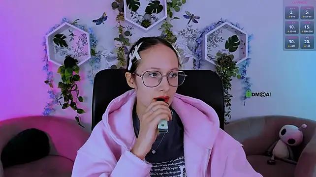 Watch mona_cloud Live On Cam