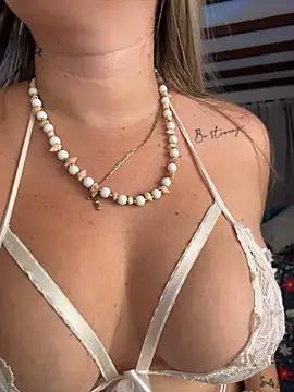 Watch natashasweet Live On Cam